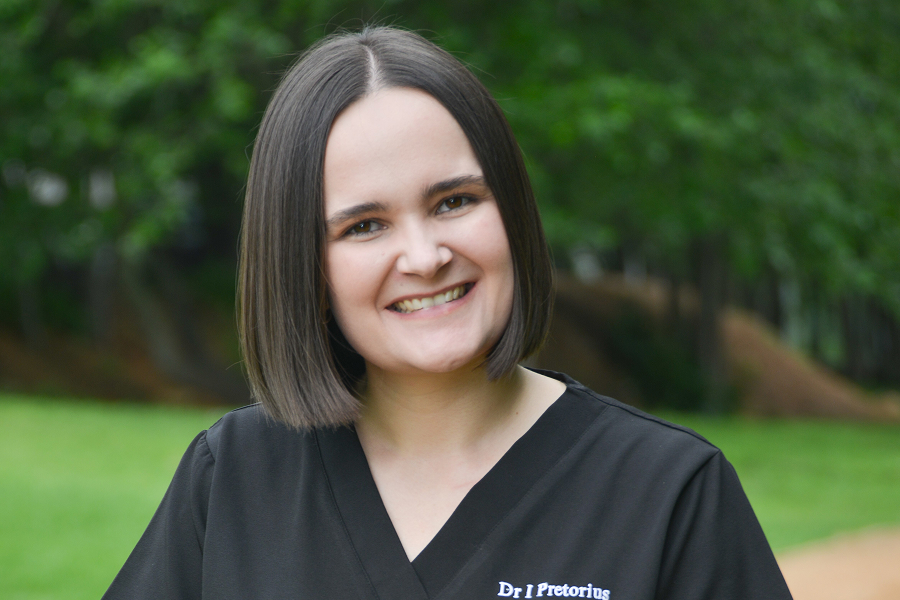 Dr Irene Pretorius BChD Dr Irene Pretorius BChD